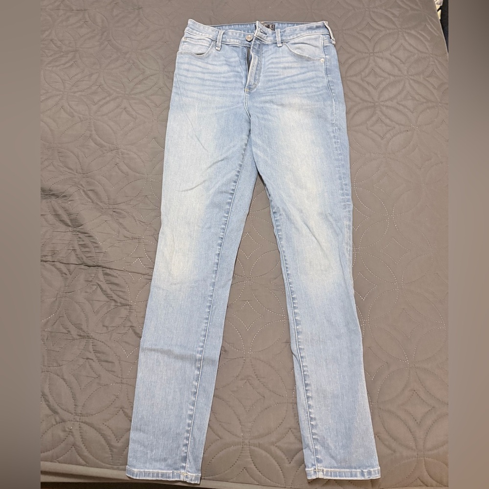 Abercrombie & Fitch Light Wash Skinny Jeans